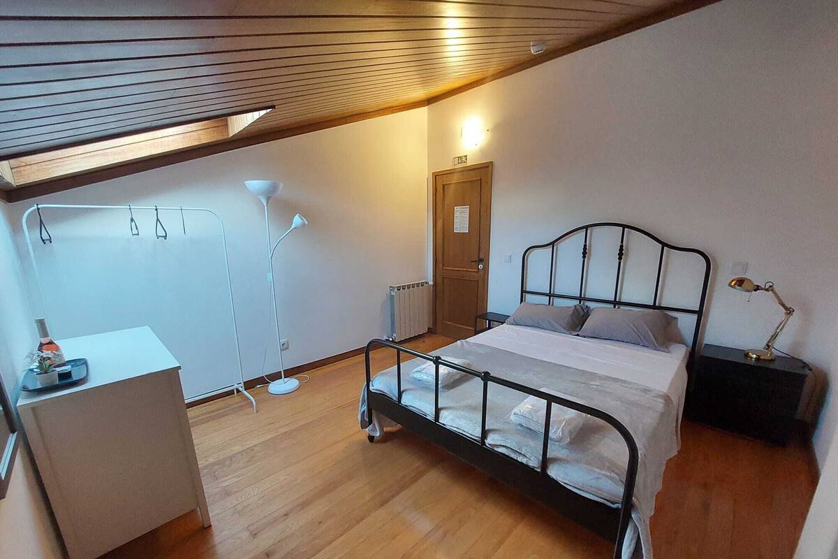Chambre Double Standard, salle de bains commune | Wi-Fi gratuit, draps fournis