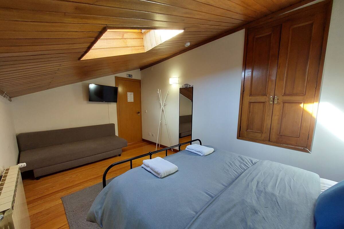Chambre Double Standard, salle de bains commune | Wi-Fi gratuit, draps fournis