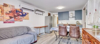 Merlo D - town center & private parking
