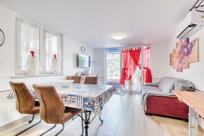 Living area - Merlo D - town center & private parking (Ceriale)