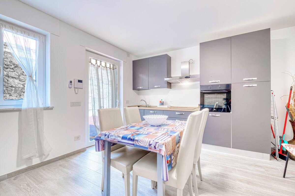Family Apartment, 1 Bedroom, Air conditioning, Sea Facing (Merlo C - Center & Private Parking) | Dining
