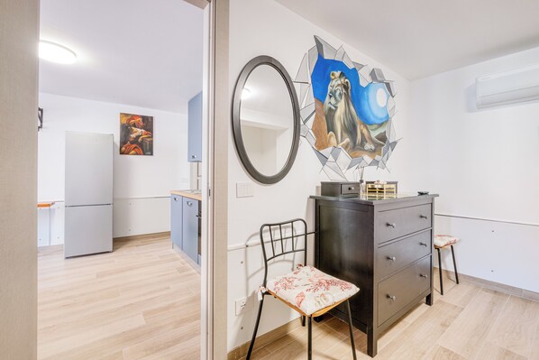 Interior - Merlo D - town center & private parking (Ceriale)