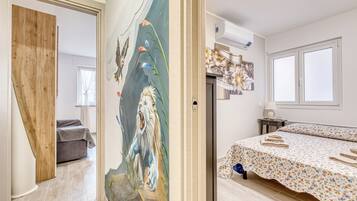 Family Apartment, Multiple Bedrooms, Sea Facing (Merlo C - town center & private) | 1 bedroom, bed sheets