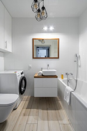 Appartement Design, 2 chambres, balcon | Salle de bain