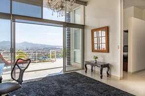 Interior - Stunning 3BR apartment with Amazing Views (Cabo San Lucas)