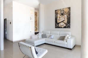 TV, offices - Stunning 3BR apartment with Amazing Views (Cabo San Lucas)