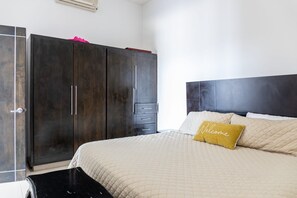 15 habitaciones, escritorio, tabla de planchar con plancha y wifi 