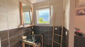 Hair dryer, towels - Chambre D'hôte Ô Levant (LEZIGNAN CORBIERES)