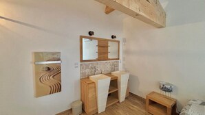Unclassified image, 5 of 9, button - Large Gîte 2 people (LEZIGNAN CORBIERES)