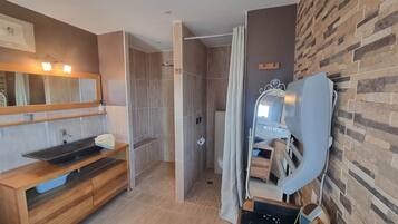 Hair dryer, towels