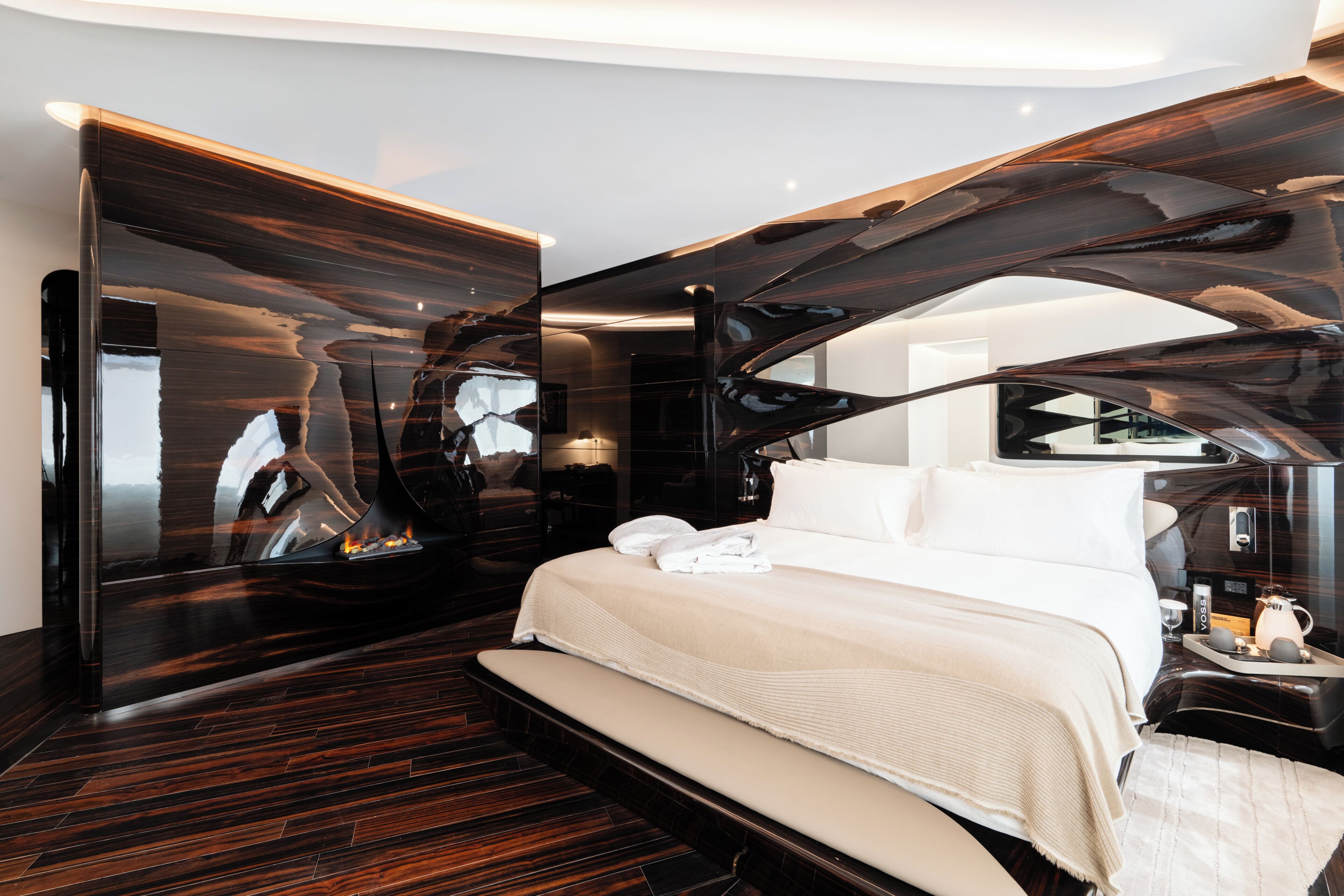 Junior Suite | Premium bedding, down comforters, minibar, individually furnished
