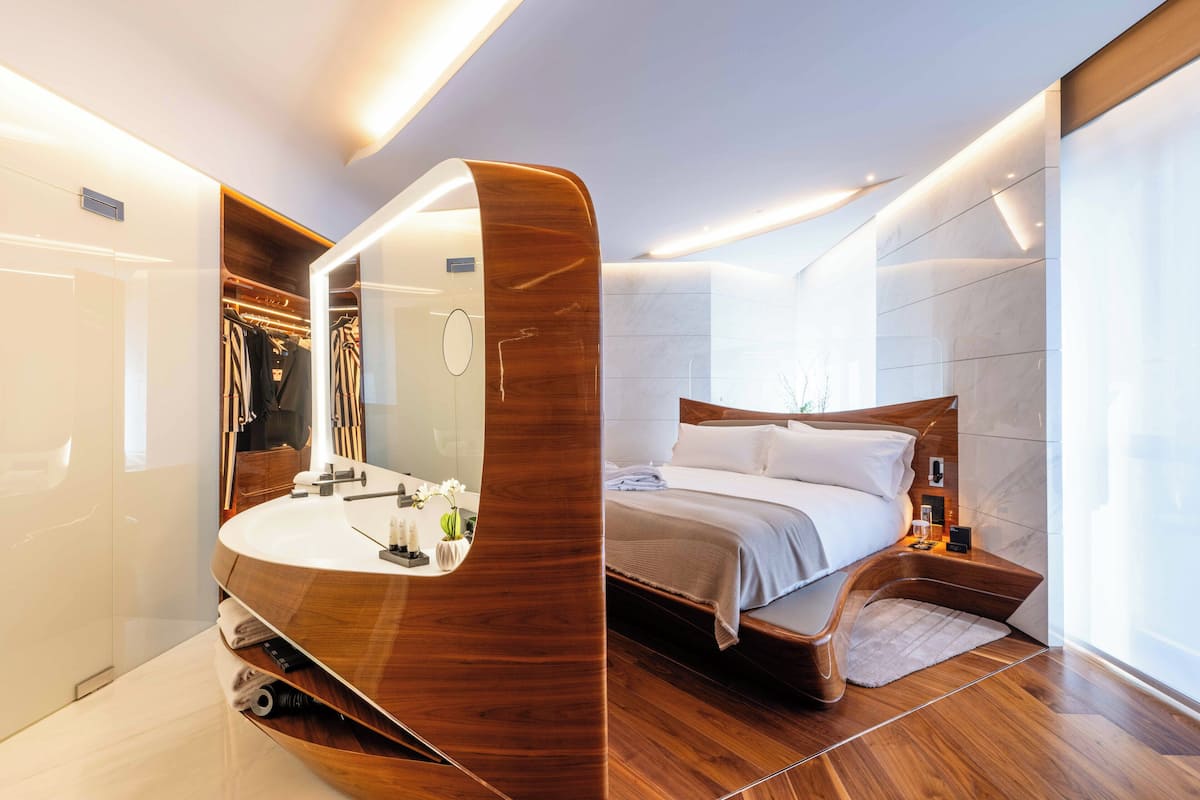 Deluxe Room | 2 bedrooms, premium bedding, down duvets, minibar
