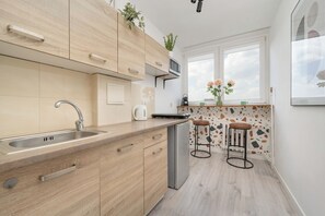 Apartment, 2 Schlafzimmer, Küche | Eigene Küche | Mikrowelle, Wasserkocher, Toaster, Gefrierschrank