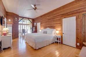 2 bedrooms, iron/ironing board, WiFi, bed sheets - Rose Key Cottage - Private Pool & Near Duval (Key West)