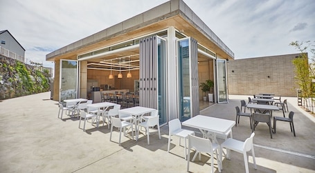 Desayuno coreano diario (KRW 22000 por persona)