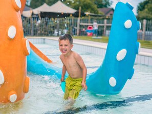 Chalet | Pool | Outdoor pool - Charming Chalet 2 km. of the Efteling (Kaatsheuvel)