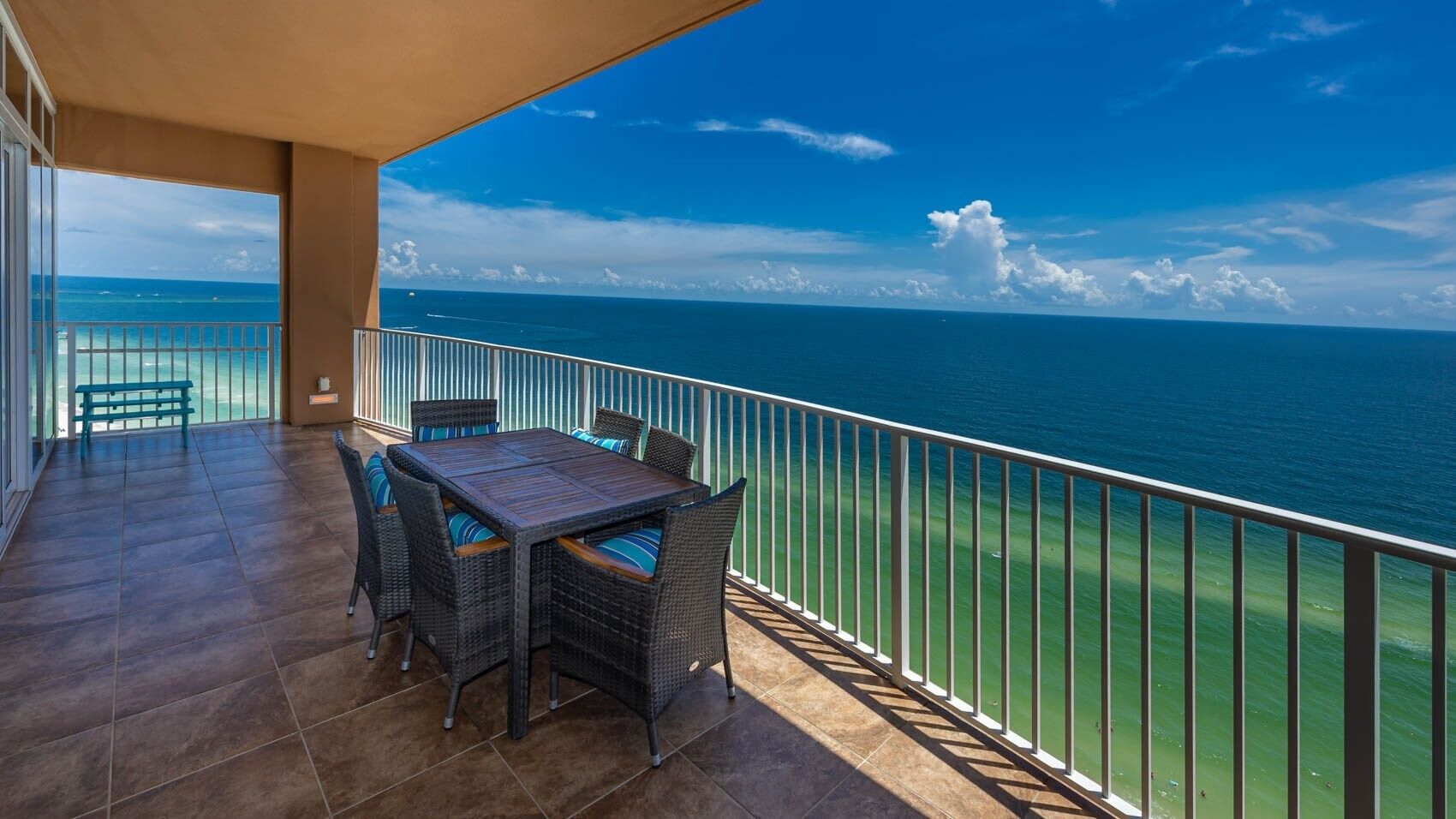 Huoneisto, 4 makuuhuonetta | Ulkoruokailutilat