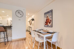 Appartamento, 2 camere da letto | Ristoranti