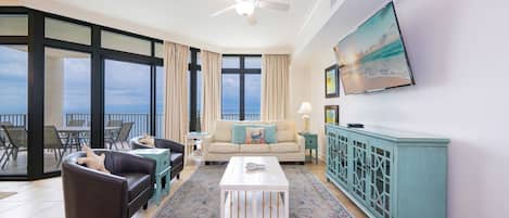 Condo, 3 Bedrooms | Living area