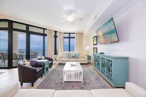 Condo, 3 habitaciones | Área de sala de estar