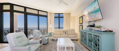 Condo, 3 habitaciones | Área de sala de estar