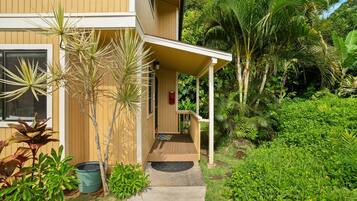 Condo, 3 Bedrooms | Property grounds