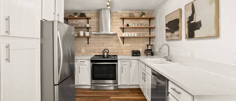 Condo, 3 Bedrooms | Private kitchen