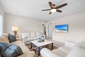 Smart TV - Cozy & Coastal Fort Pierce Pool home (Fort Pierce)