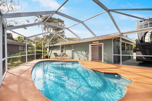 Cozy & Coastal Fort Pierce Pool home
