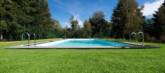 Tent Lodge in Olloy Near Holiday Park Ardinam