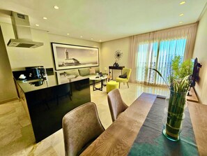 43-inch Smart TV with satellite channels, Netflix, streaming services - AS PREMIUM BY SOHO HOTELS (Casablanca)