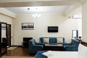 Tremannsrom – comfort | Senger med Select Comfort-madrass og individuelt dekorert