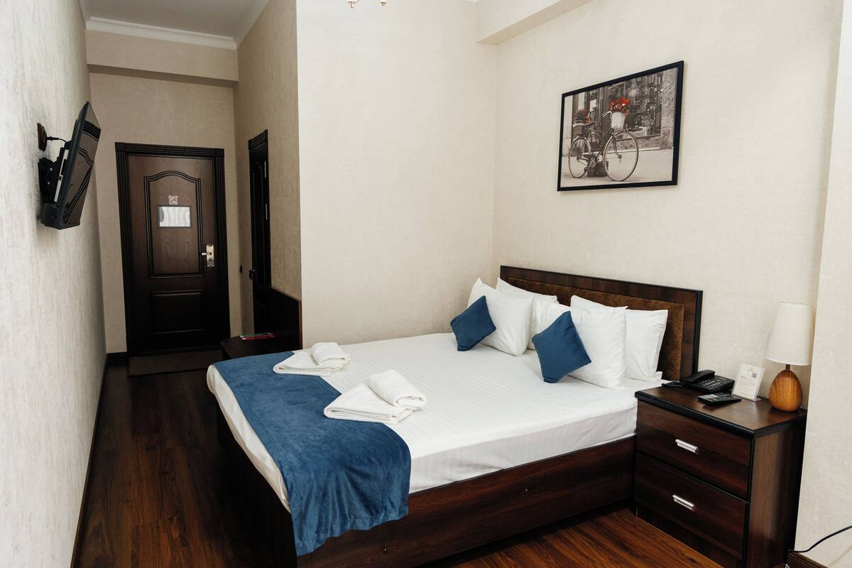 Standard Double Room | Select Comfort beds, desk, laptop workspace, blackout drapes