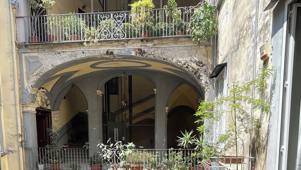 Unclassified image, 1 of 32, button - Anima Partenopea (Naples)