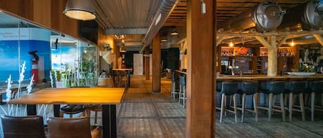 Chalet | Dining
