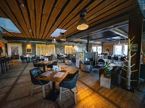 Chalet | Dining