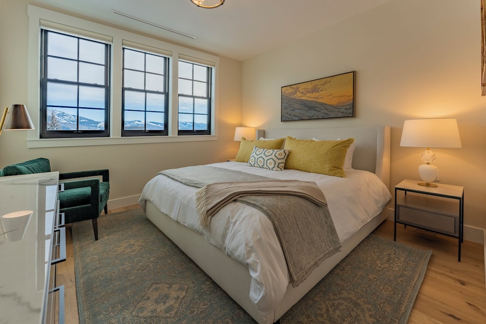 Snapshot of Penthouse Apartments Reviews Glacier Views