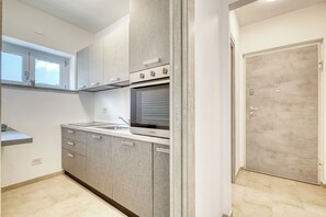 Private kitchen - Lanterne Luxury Apartments (Borghetto Santo Spirito)