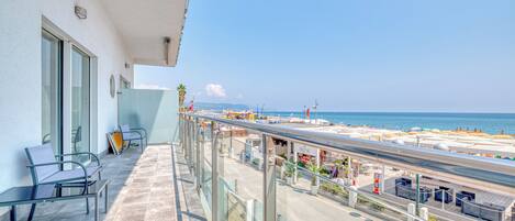Family Apartment, Multiple Bedrooms, Sea Facing (BOR - Le Lanterne 1 - Luxury) | Balcony