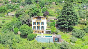 Exterior - La Wally - 4 Bedroom Villa with Pool & Lake View (Lombardia)