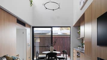 Suite Executive, caminetto, vista cortile | Vista dalla camera