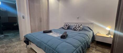 Free WiFi, bed sheets