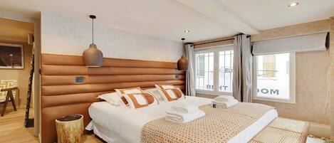 4 slaapkamers, een kluis op de kamer, een bureau