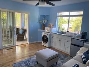 Smart TV - Refreshing View & Spacious Upper Level 3 BRs, 2 Full Bathrooms, patio & more!! (Aurora)