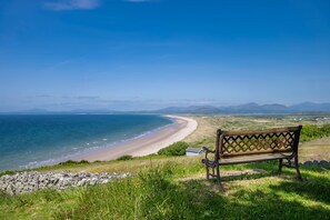 Beach - Harlech Holiday Cottage with Spectacular Views | Sarn-Badrig (Harlech)