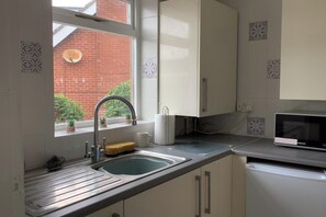 Fridge, microwave, stovetop, electric kettle