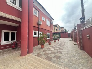 Courtyard - Ice Suites (Lagos)