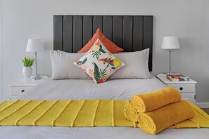 1 bedroom, desk, WiFi, bed sheets