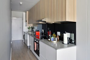 KylskÄp, mikrovÄgsugn, ugn och spishÀll