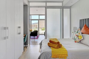 1 Schlafzimmer, Schreibtisch, WLAN, Bettwäsche